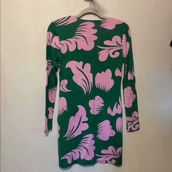 Diane Von Furstenberg Green and Pink Floral Tunic Resortwear Vacation Style - Picture 3 of 3